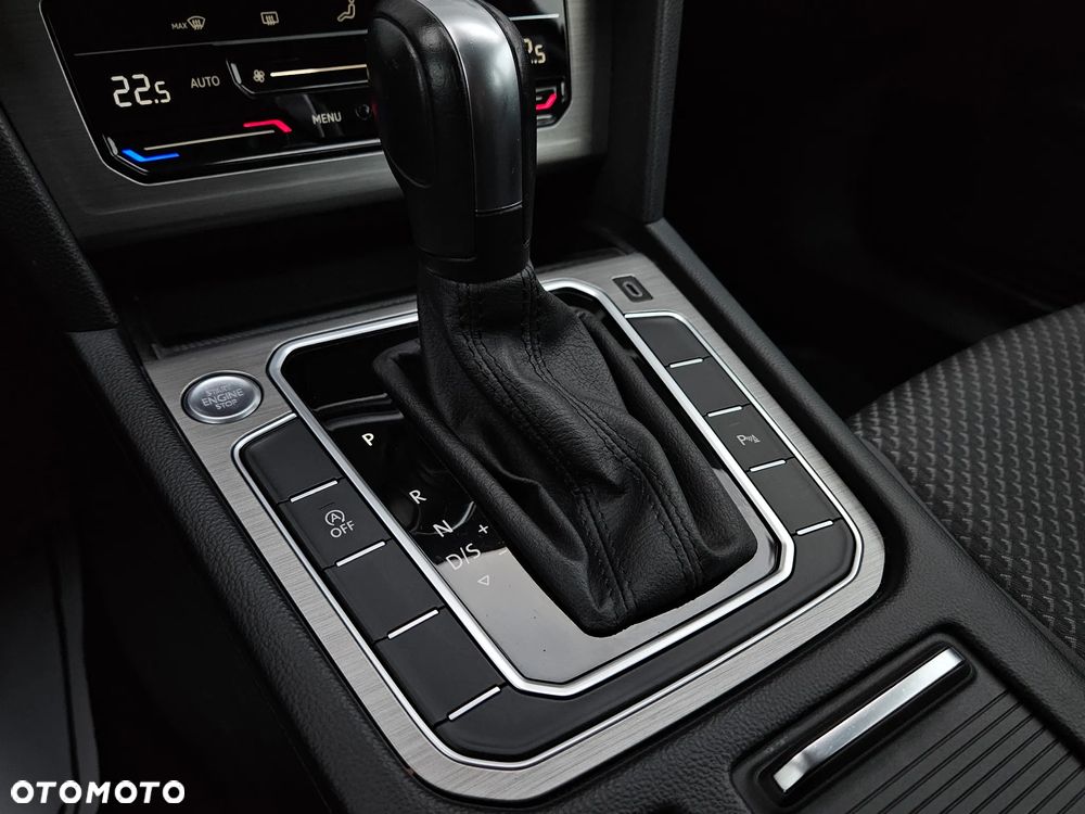 Volkswagen Passat - 14