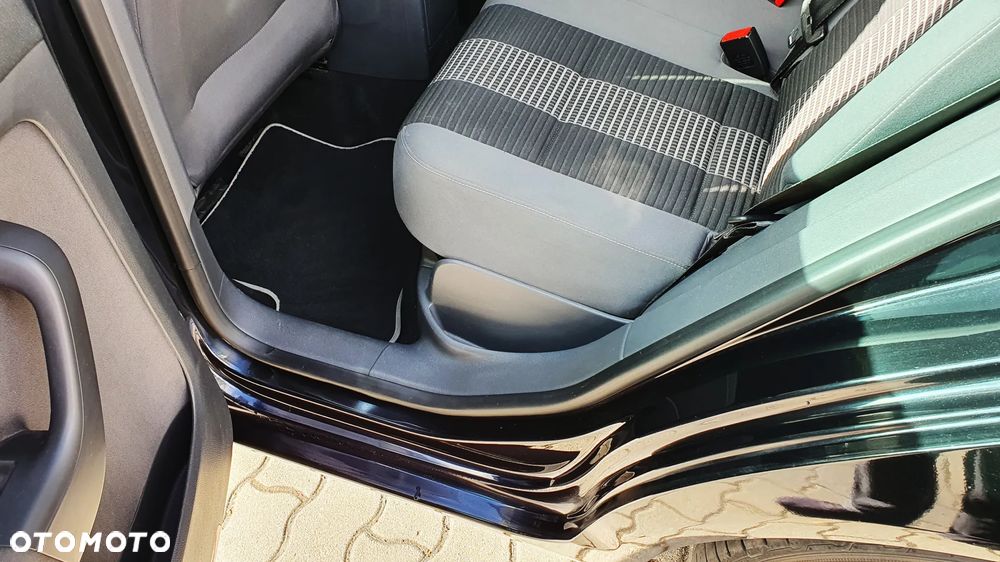 Volkswagen Golf Plus 1.9 TDI Comfortline - 16