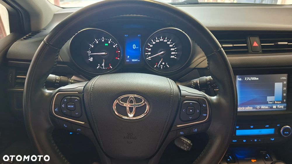 Toyota Avensis 1.8 Selection MS - 36