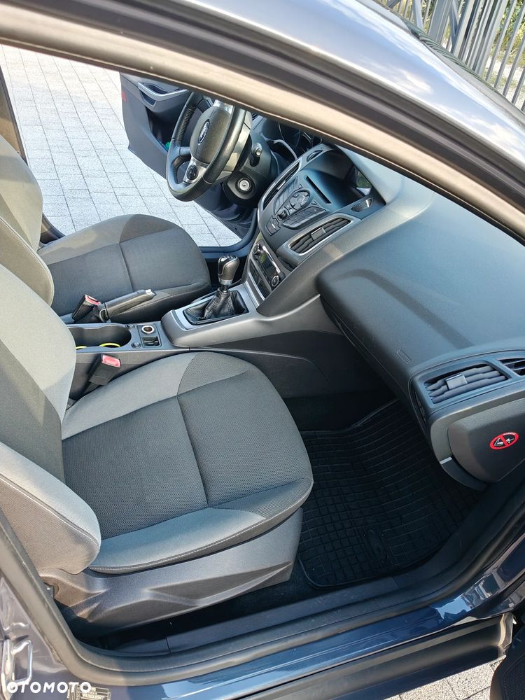Ford Focus 1.6 Ambiente - 5