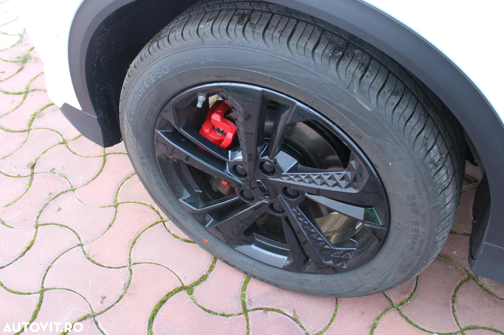 Geely Coolray - 40