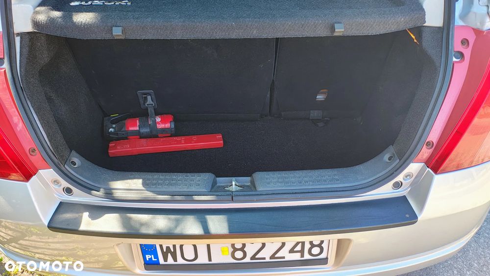 Suzuki Swift 1.3 Limited 25 - 8