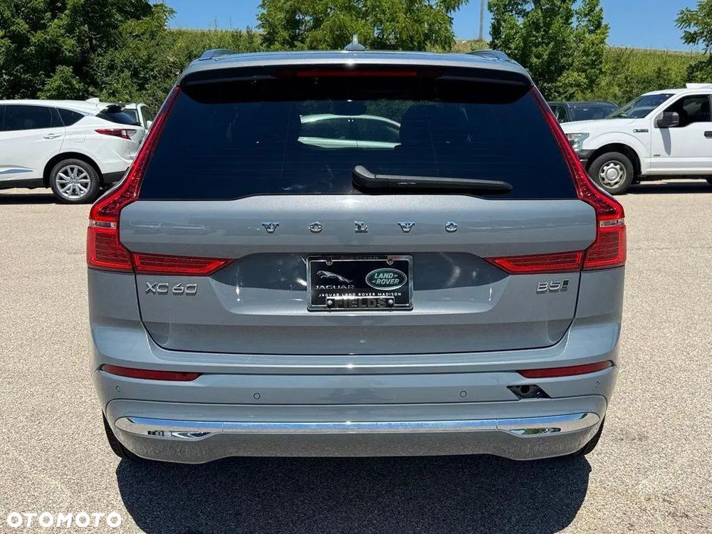 Volvo XC 60 B5 B AWD Plus Bright - 4