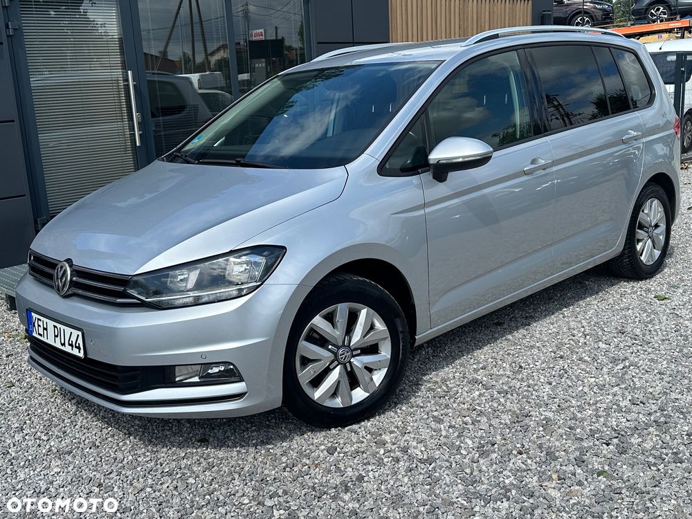 Volkswagen Touran 1.6 TDI SCR BlueMotion Technology DSG Comfortline - 4