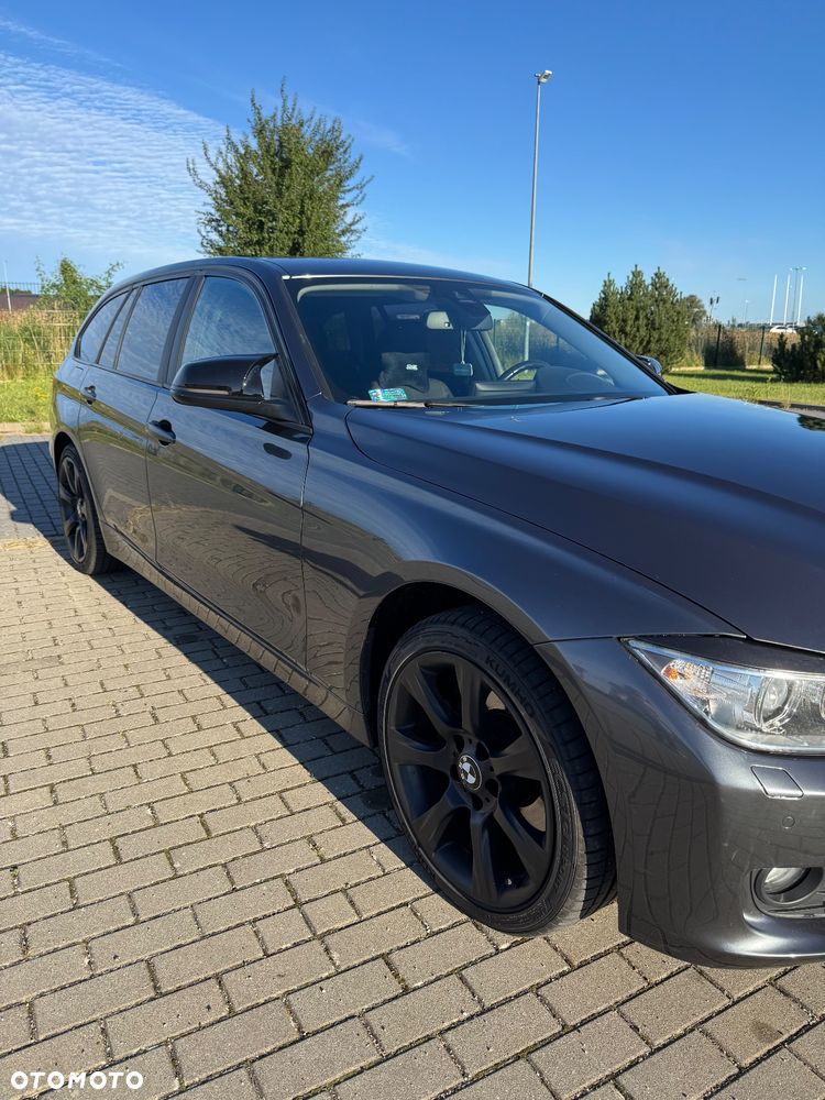 BMW Seria 3 328i Touring - 9