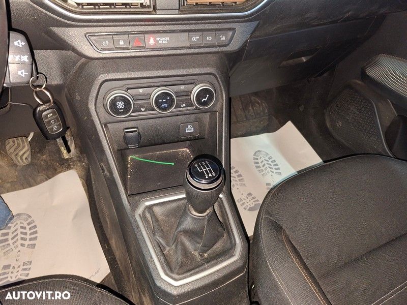 Dacia Sandero - 8