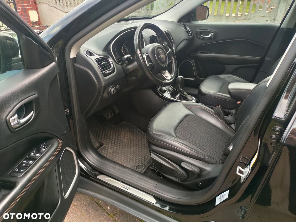 Jeep Compass 1.4 TMair Limited 4WD S&S - 38