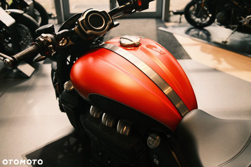 Triumph Rocket - 5