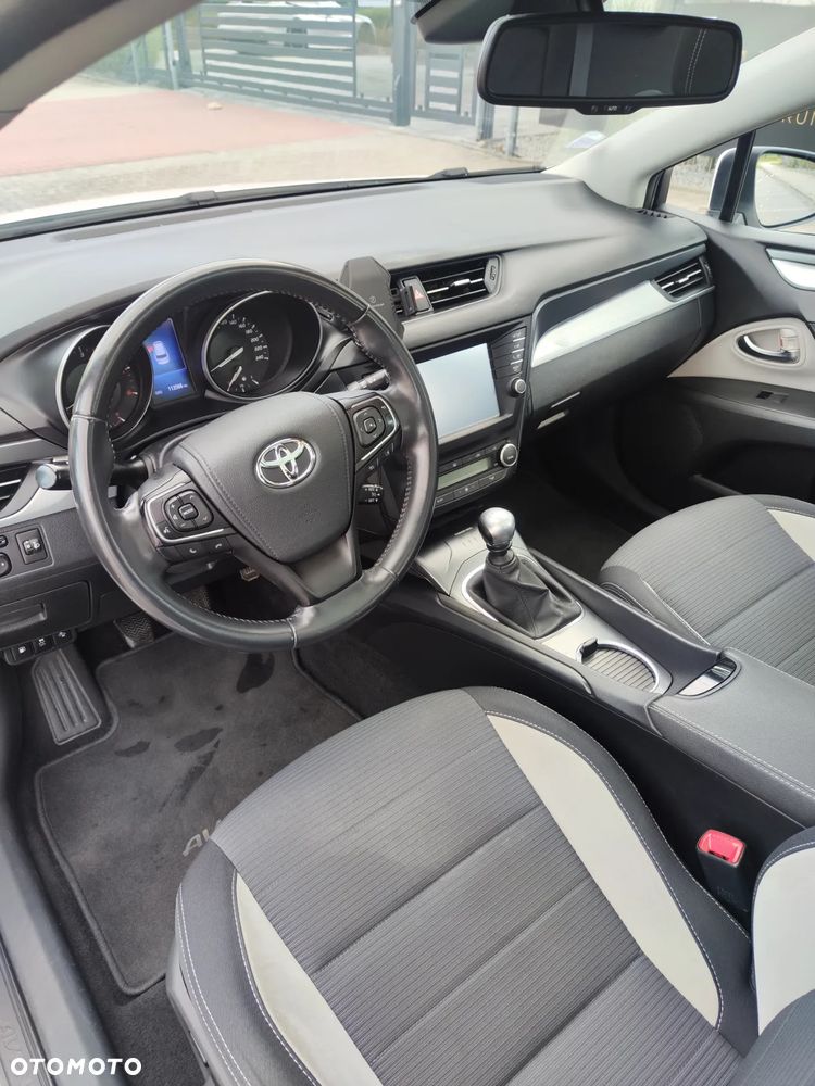 Toyota Avensis - 20