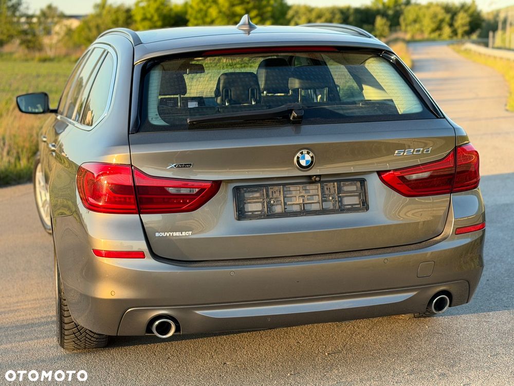 BMW Seria 5 520d xDrive Luxury Line sport - 4