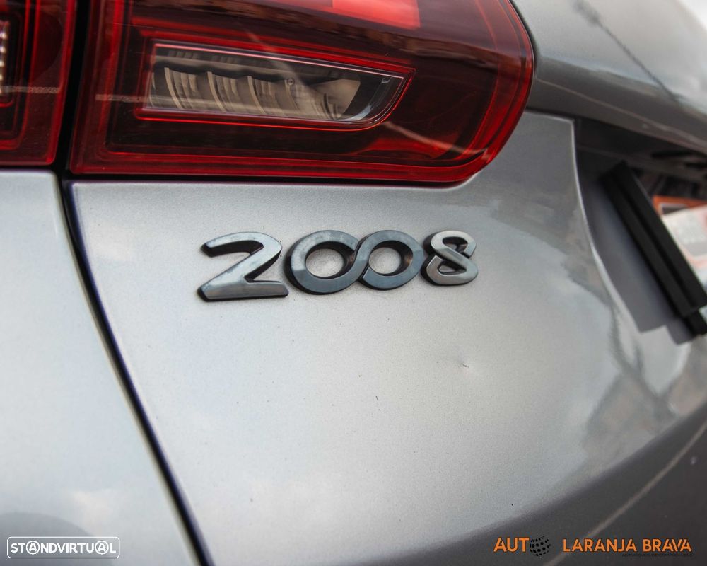 Peugeot 2008 1.2 PureTech Allure - 21