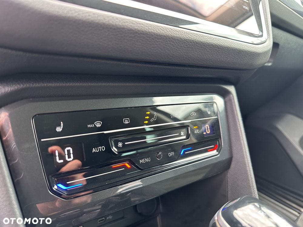 Volkswagen Tiguan 2.0 TDI SCR 4MotION DSG Elegance - 40