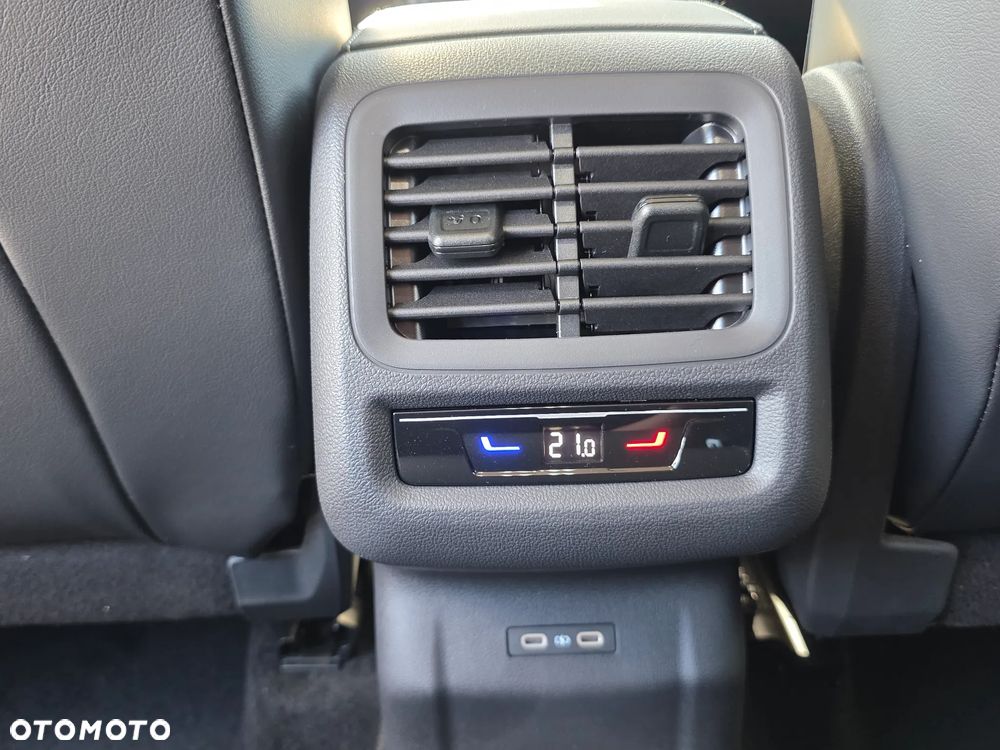 Volkswagen T-Roc 1.5 eTSI Style DSG - 21