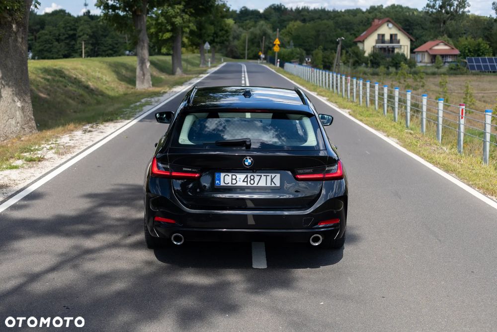 BMW Seria 3 320d xDrive MHEV Sport Line - 11