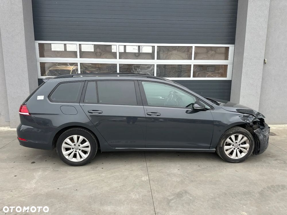 Volkswagen Golf 1.6 TDI BMT Comfortline - 8