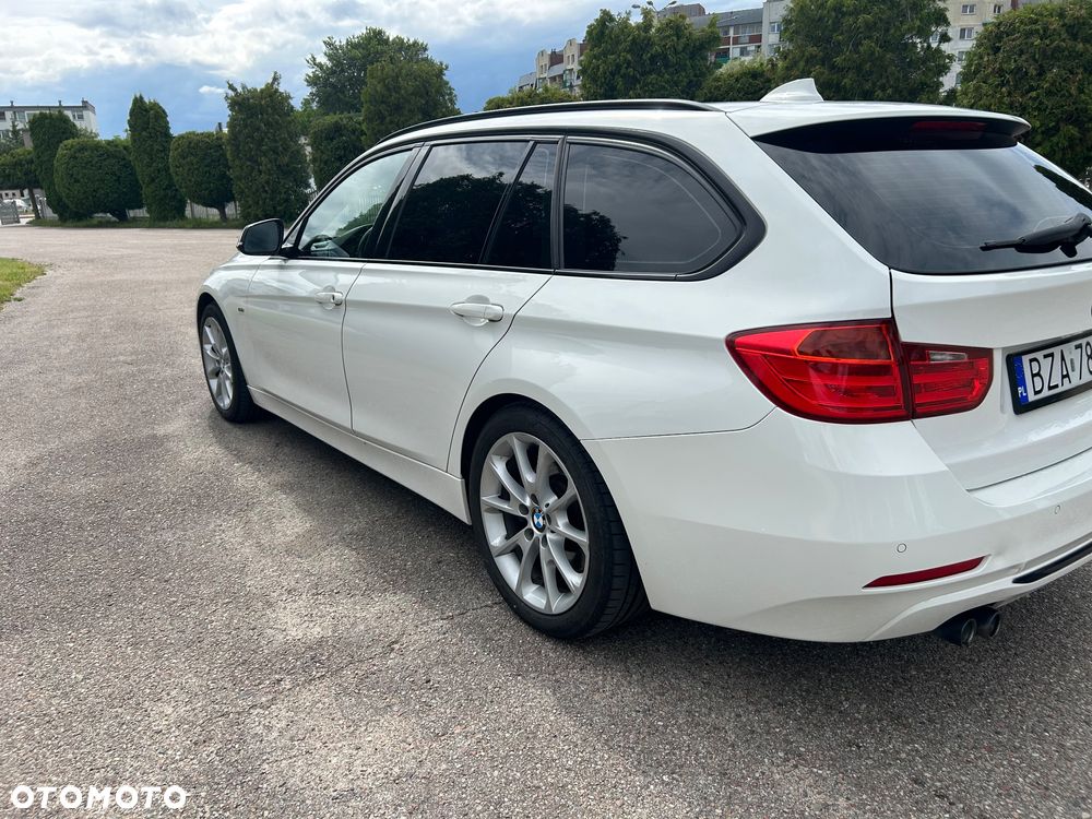 BMW Seria 3 330d Sport Line - 4
