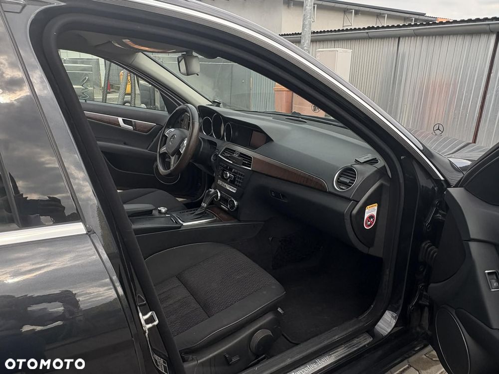 Mercedes-Benz Klasa C 180 BlueEFFICIENCY 7G-TRONIC - 7