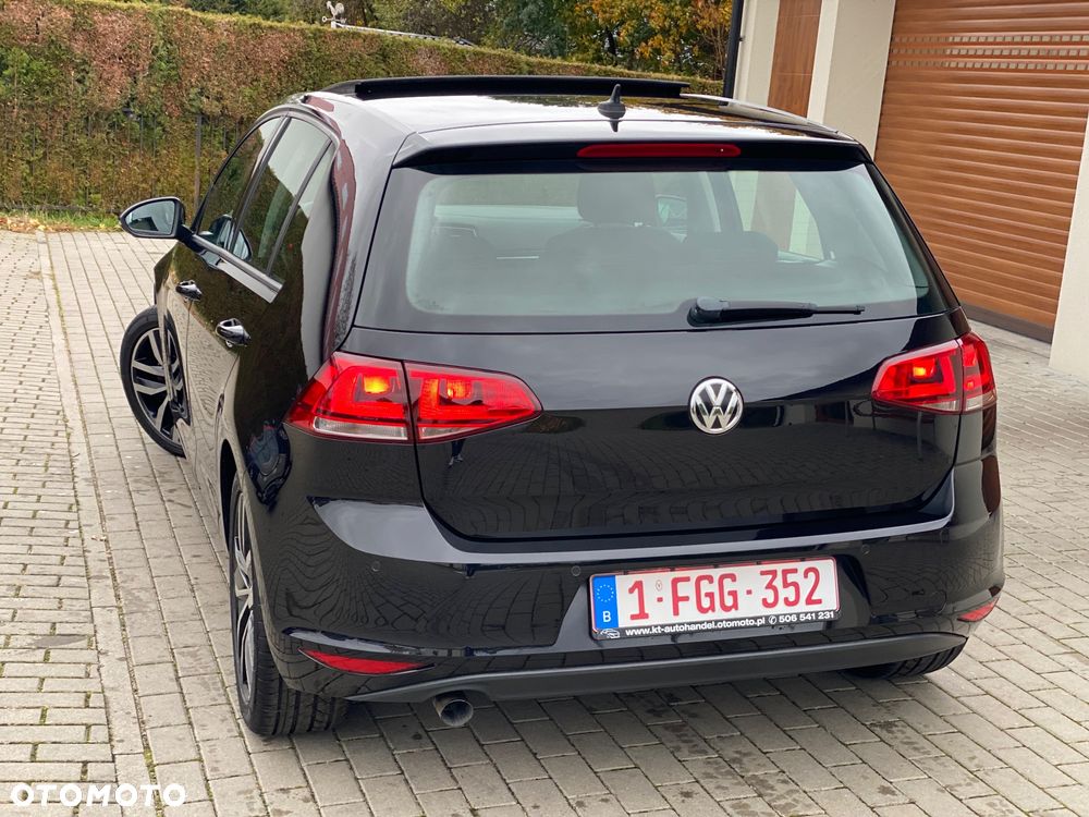 Volkswagen Golf 1.6 TDI DPF Highline - 23