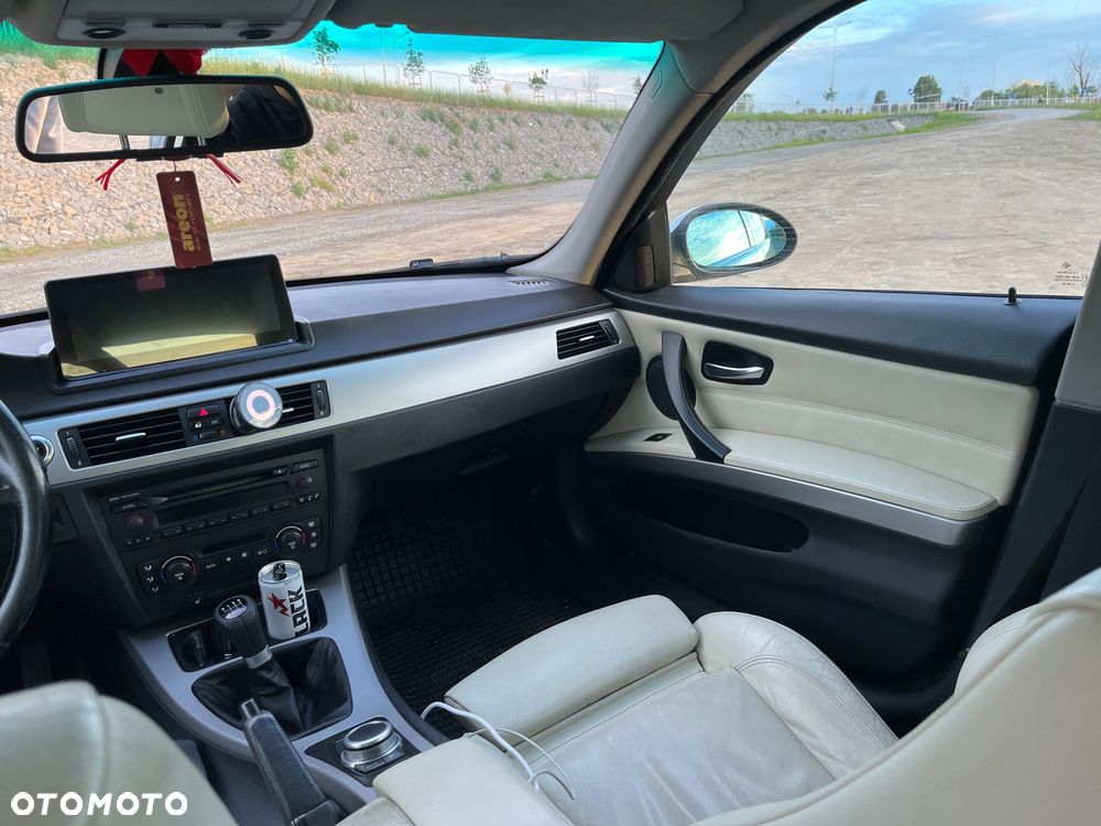 BMW Seria 3 320d - 11