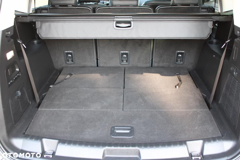 Ford S-Max - 32