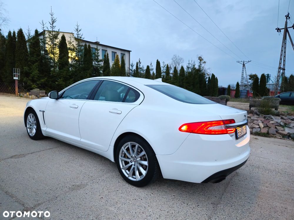 Jaguar XF 2.0 T Premium Luxury - 18