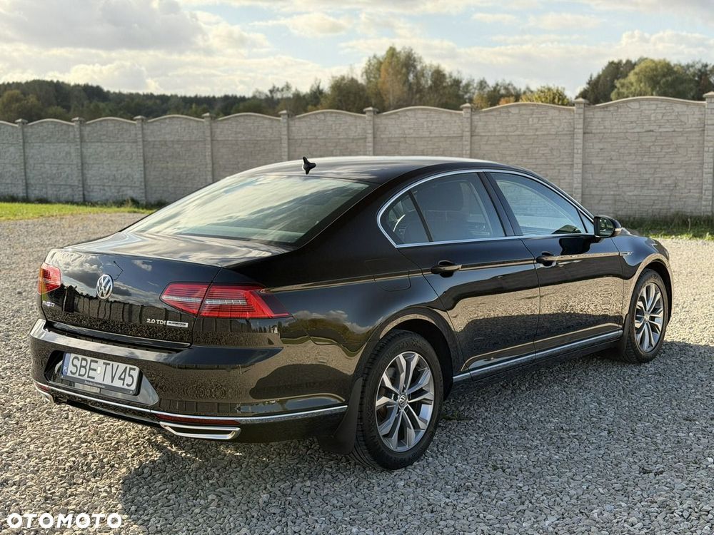 Volkswagen Passat - 4