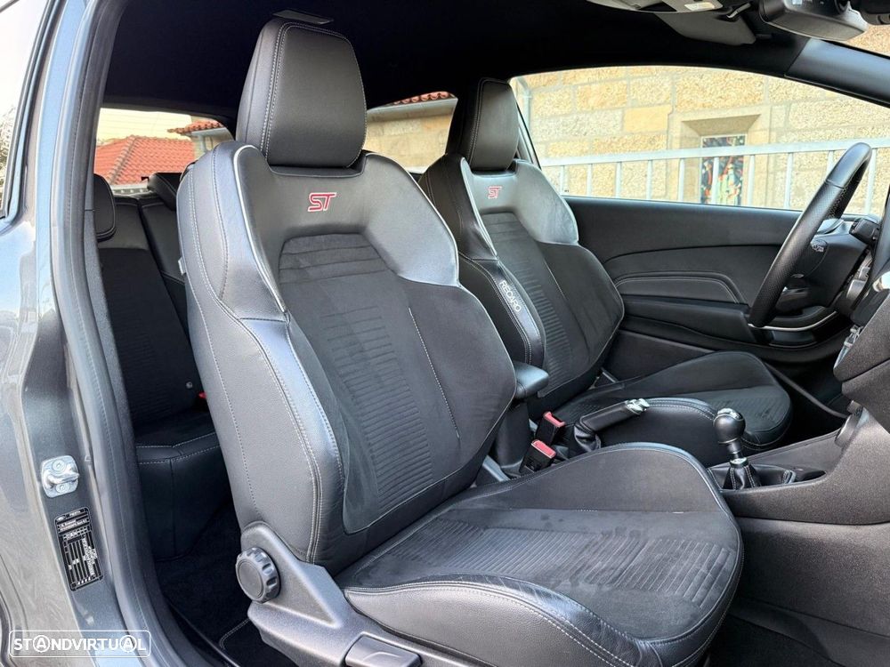 Ford Fiesta 1.5 EcoBoost ST - 14