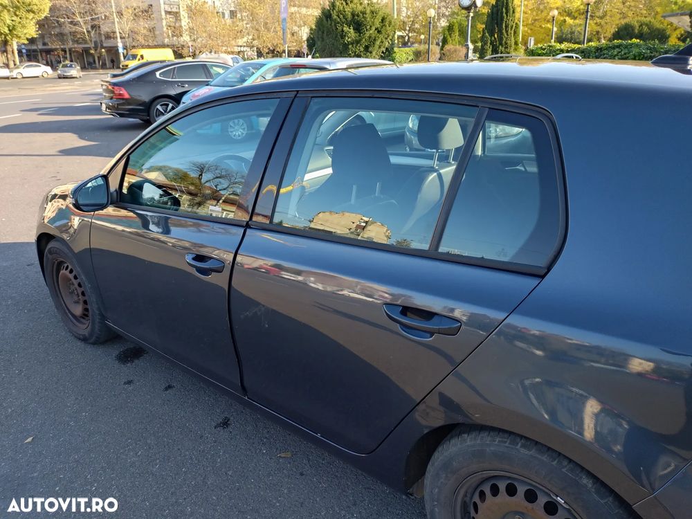 Volkswagen Golf 1.6 TDI BlueMotion Technology DPF Trendline - 9