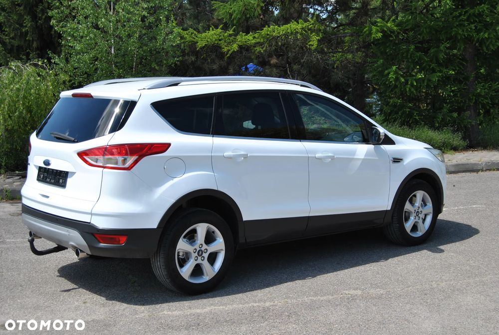 Ford Kuga 2.0 TDCi 2x4 Titanium - 6