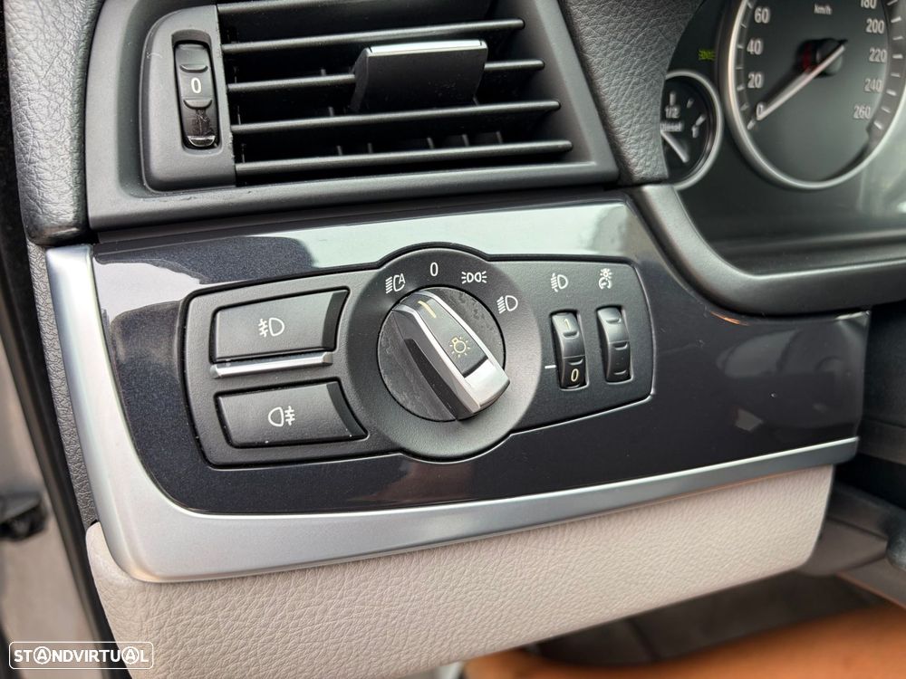 BMW 520 d Line Luxury - 14
