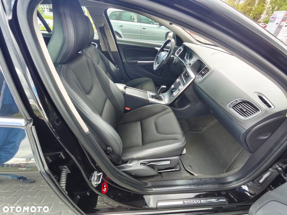 Volvo V60 D3 Drive-E Dynamic Edition (Momentum) - 31