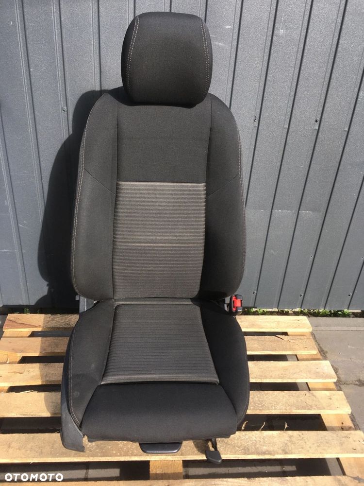 FOTEL PASAŻERA MERCEDES BENZ W213 - 2