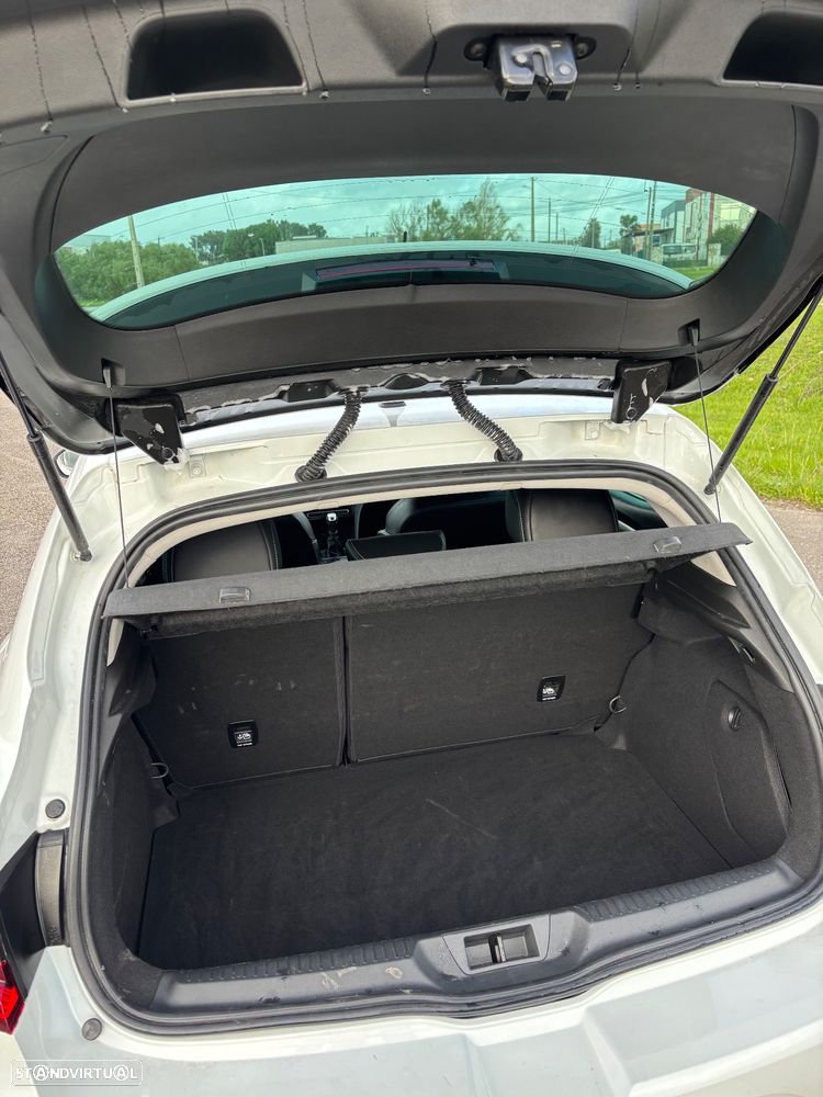 Renault Mégane TCe 140 GPF BOSE EDITION - 32