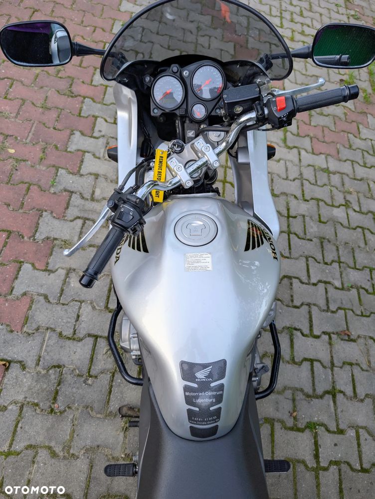 Honda Hornet - 10