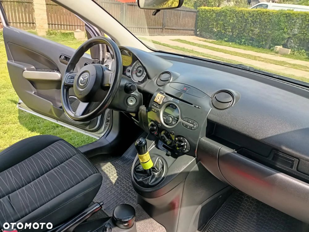 Mazda 2 1.3 Exclusive - 10