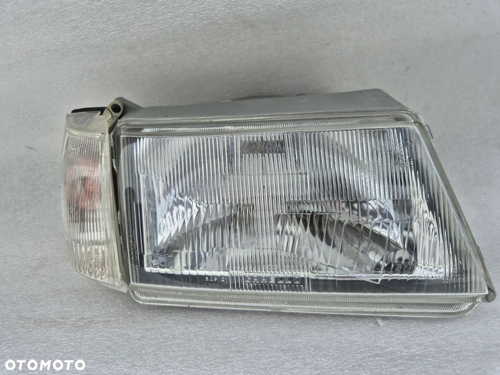 Lampa prawa prawy przód Lancia Ypsilon Y10