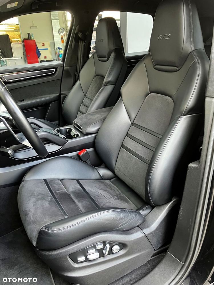 Porsche Cayenne - 15