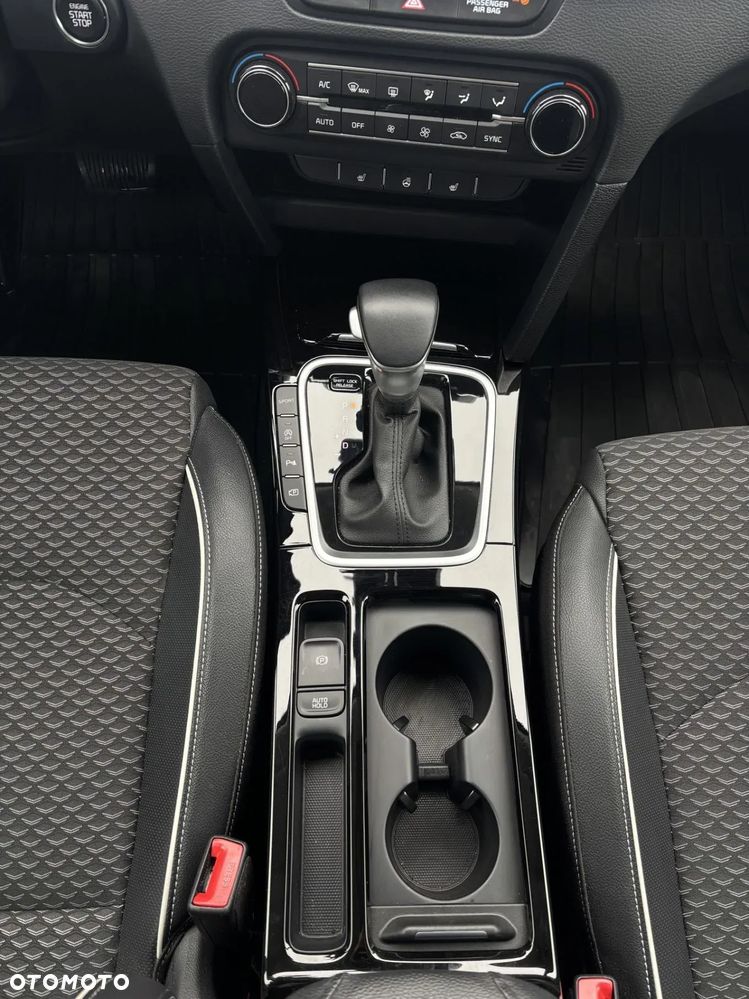 Kia Ceed 1.5 T-GDI Tribute DCT - 17