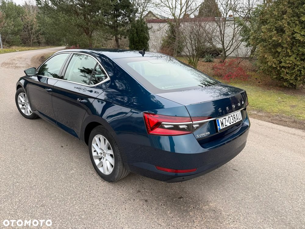 Skoda Superb 2.0 TDI SCR Ambition - 9