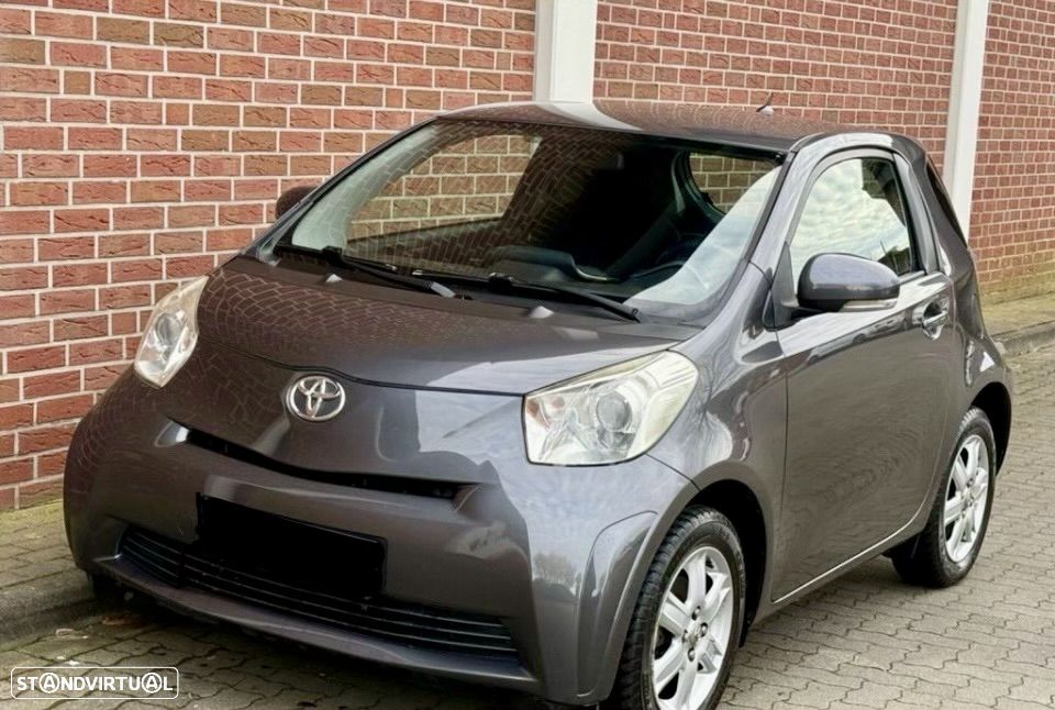 Toyota iQ 1.0 + - 1