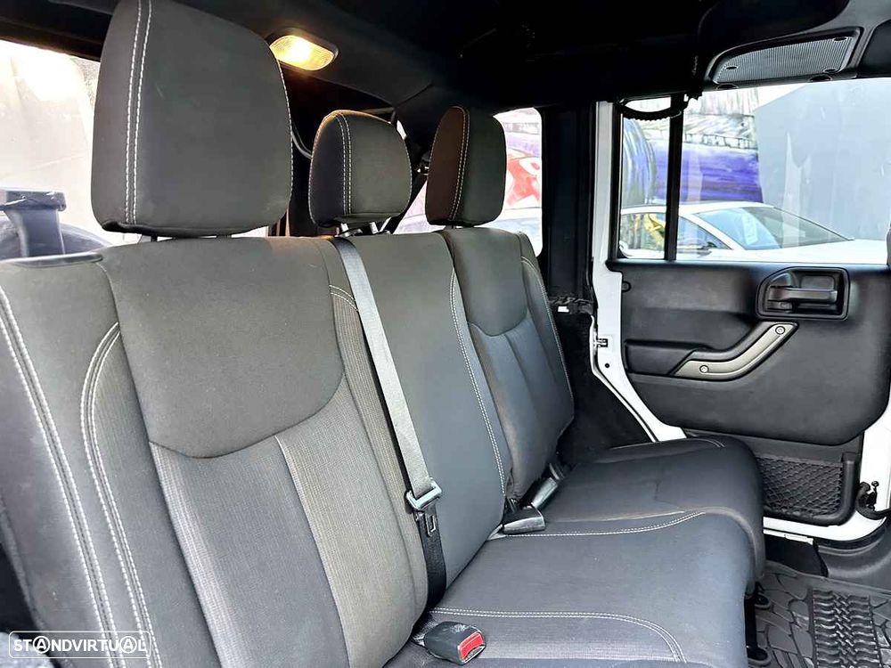 Jeep Wrangler Unlimited - 31