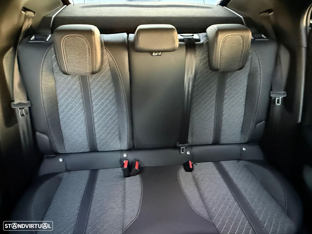 Peugeot 2008 1.2 PureTech Allure - 11