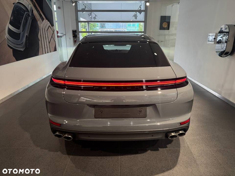 Porsche Panamera 4 - 22