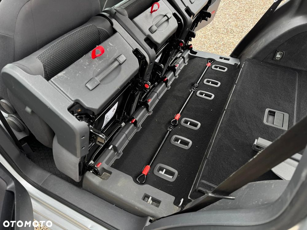 Volkswagen Touran 1.6 TDI DPF Comfortline DSG - 24