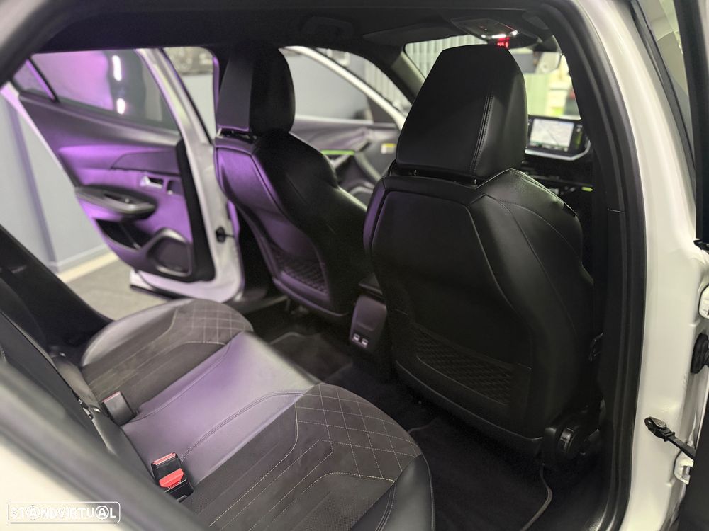 Peugeot 2008 PureTech 155 EAT8 GT Pack - 17