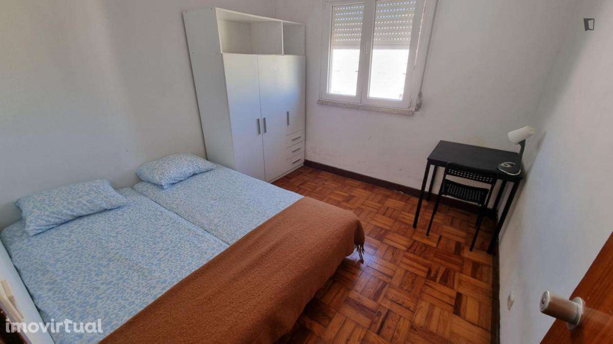Quarto - localizado em Bela Vista Lisbon - Grande imagem: 3/13