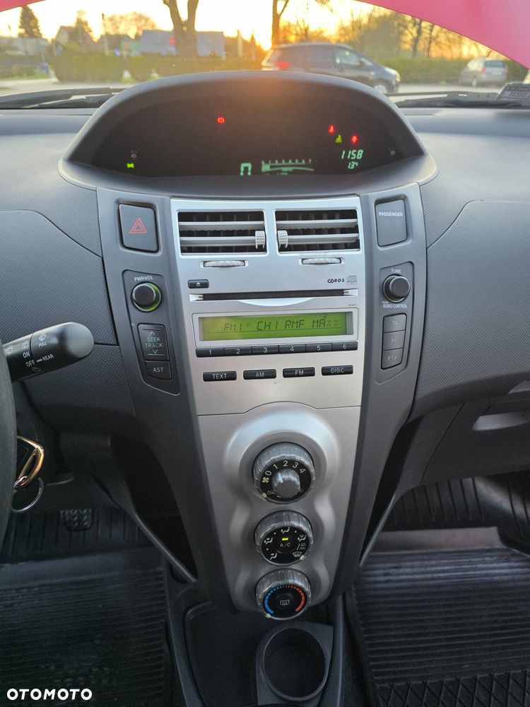 Toyota Yaris 1.0 VVT-i Luna - 13