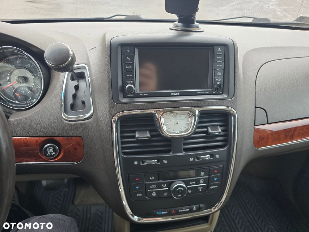 Chrysler Town & Country 3.6 Touring - 31