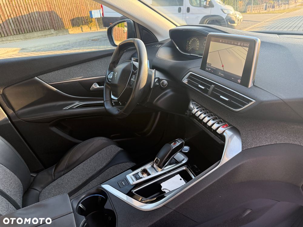Peugeot 3008 PureTech 130 Stop & Start GPF EAT8 Active Business-Paket - 10