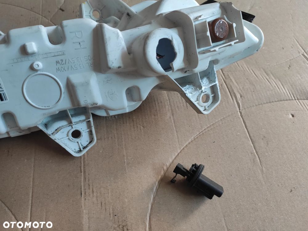 Peugeot 208 II Halogen LED DRL Prawy - 4